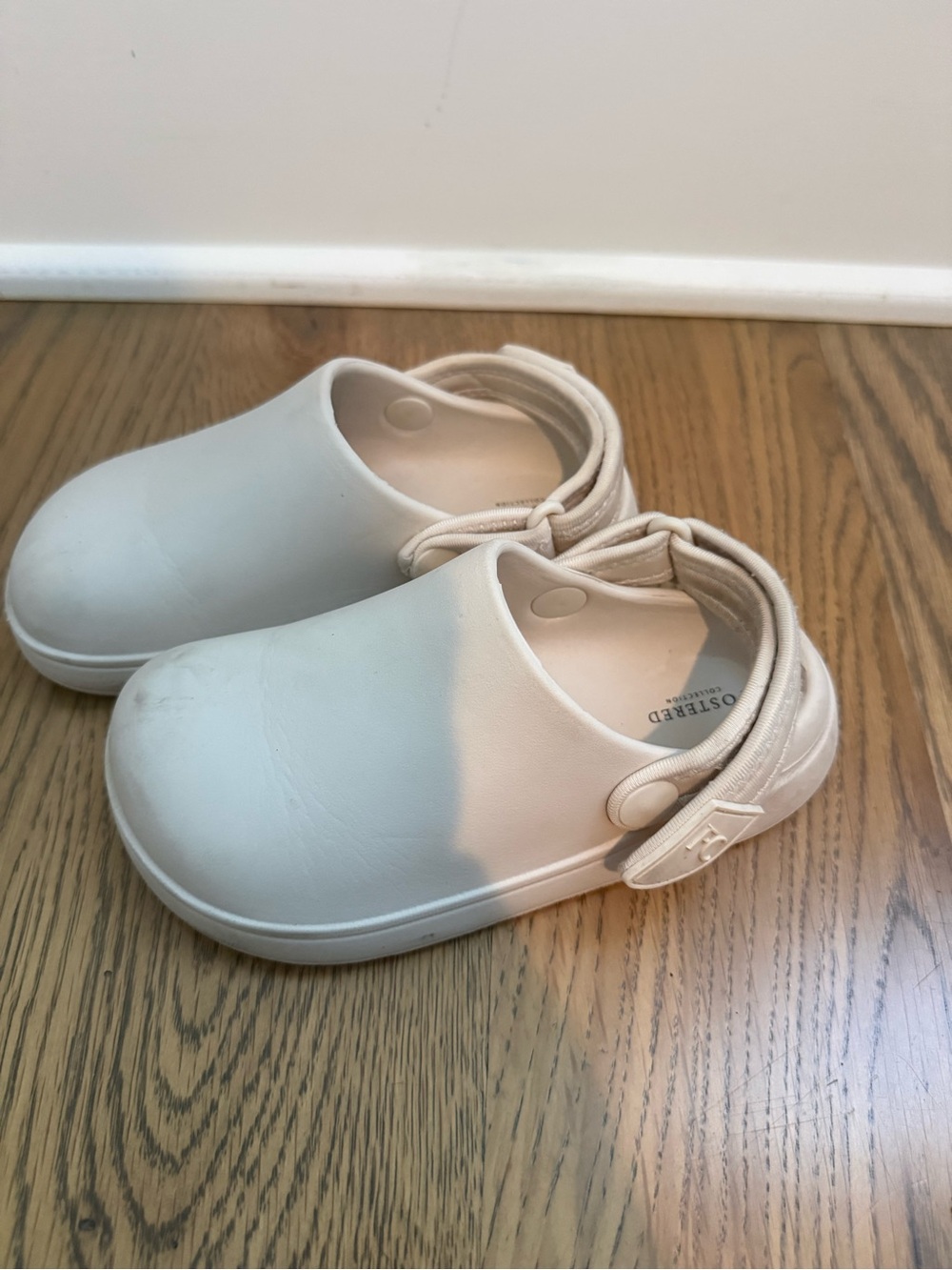 Fostered collection clog slides